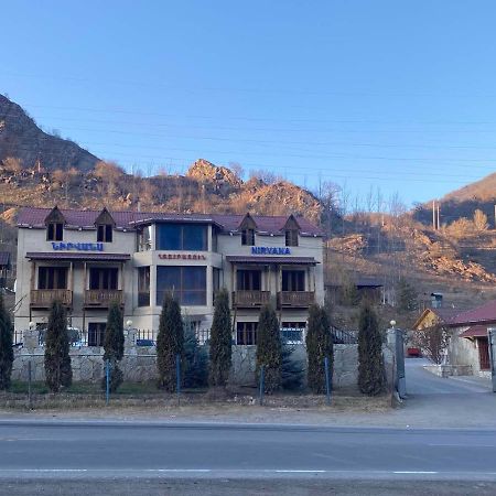 Hotel Nirvana Дилиян Екстериор снимка