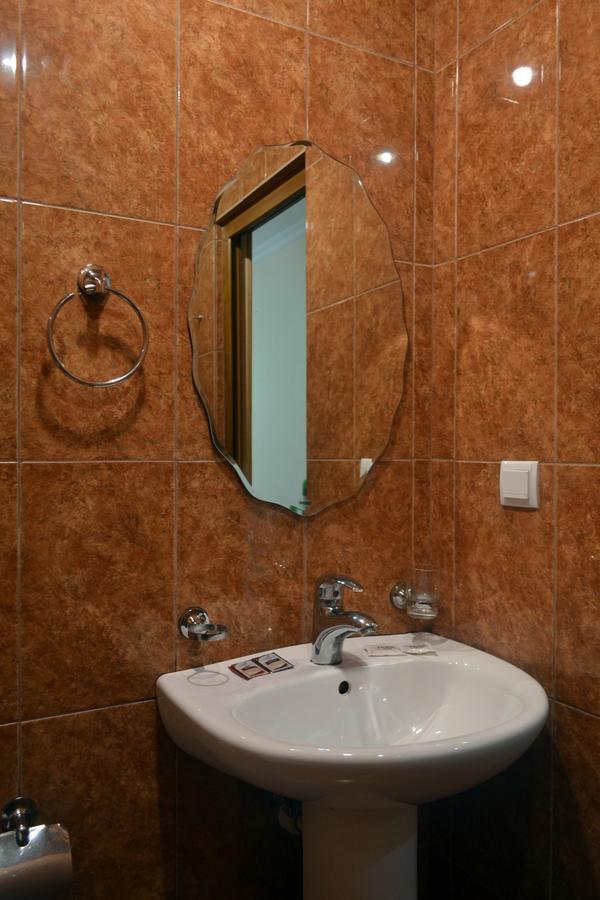 Hotel Nirvana Дилиян Екстериор снимка