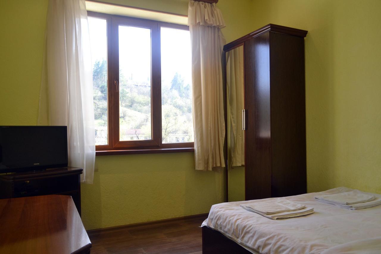 Hotel Nirvana Дилиян Екстериор снимка