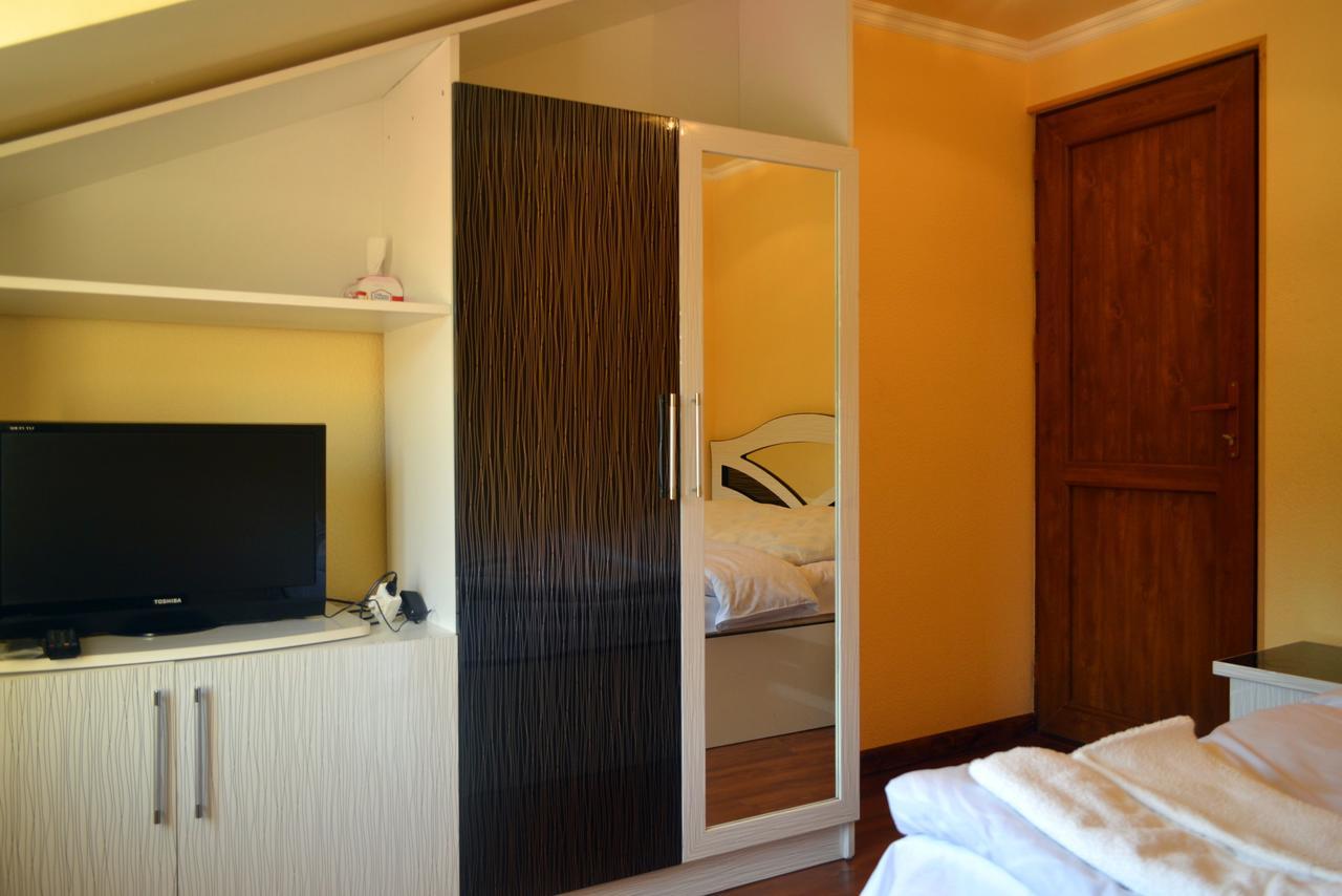 Hotel Nirvana Дилиян Екстериор снимка