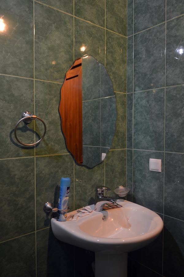 Hotel Nirvana Дилиян Екстериор снимка